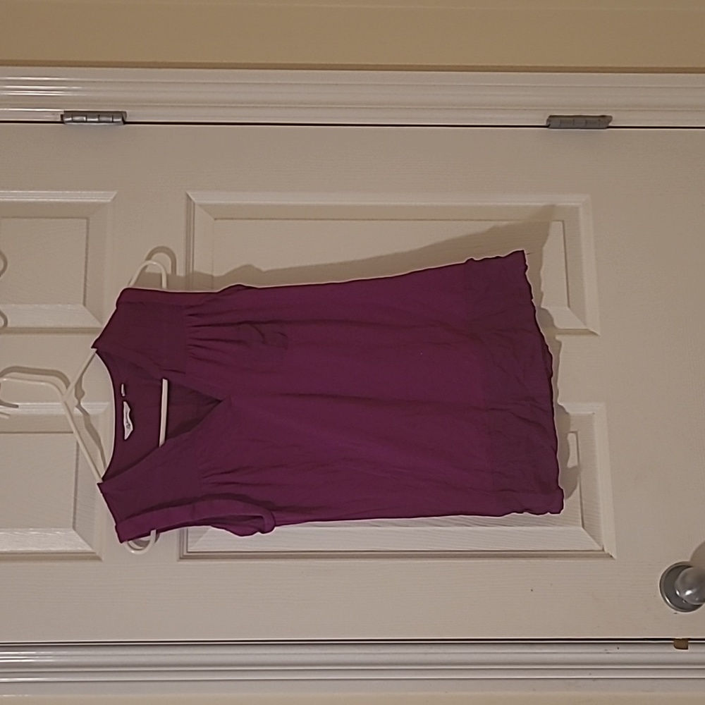 Sleeveless magenta top. Casual XS